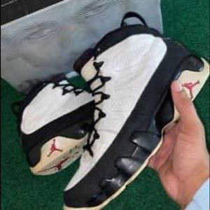 Jordan 9 space jams(2002) (size 10.5)